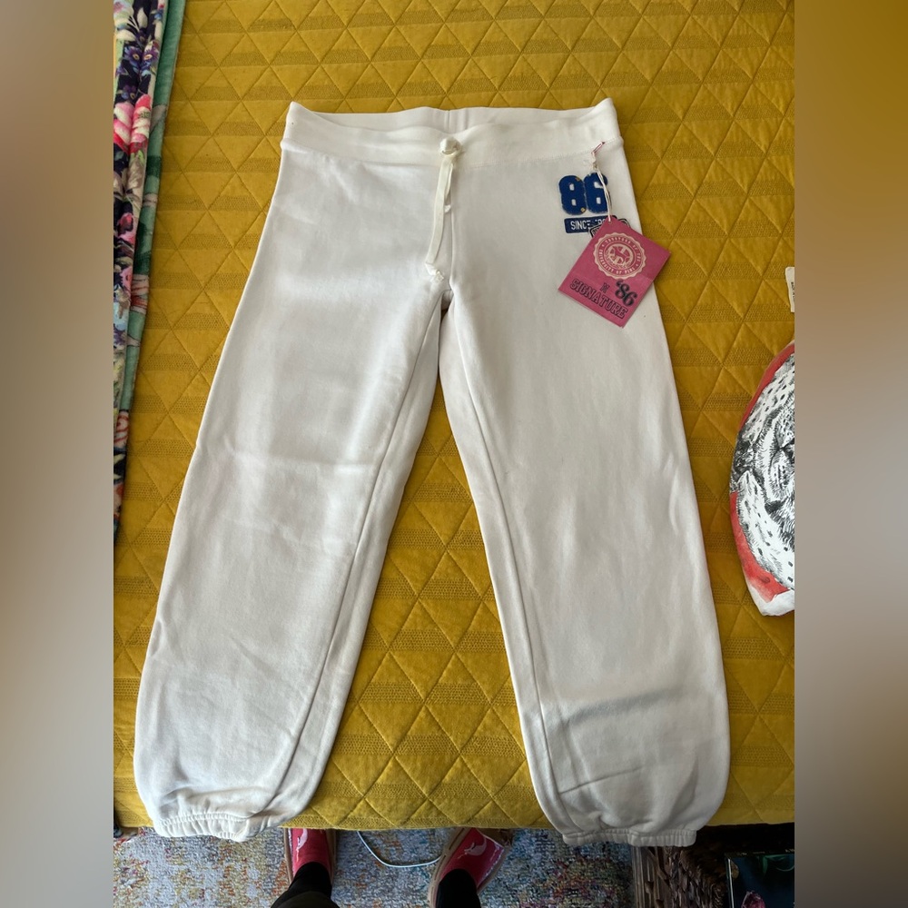 NWT PINK LADIES WHITE SWEATPANTS size M